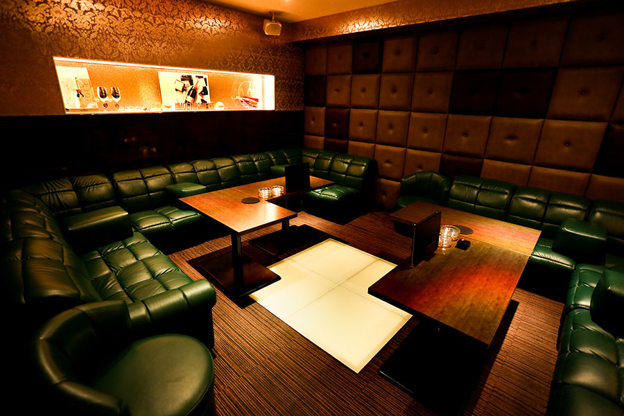 高崎キャバクラ「MONDO Glitters Lounge TAKASAKI」店内写真